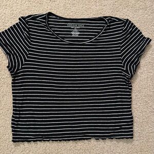 American Eagle Outfitters Black and White Cropped T-Shirt